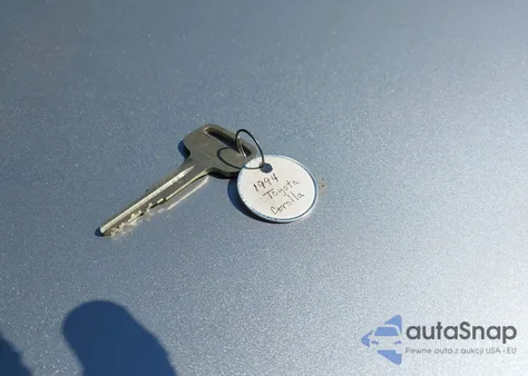 1994 Toyota Corolla Dx z USA, uszkodzony, nr VIN JT2AE09V9R0059882